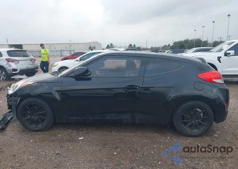 2016 Hyundai Veloster z USA, uszkodzony, nr VIN KMHTC6AD8GU280189